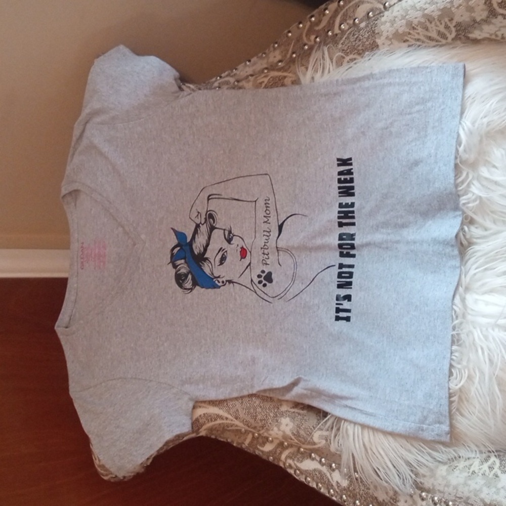 NWOT Pitbull Mom Shirt